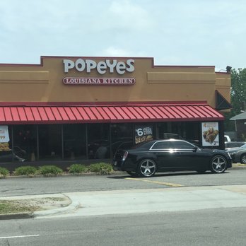 Popeyes Louisiana Kitchen - Outside looking in - Fast Food Near Me - Norfolk, Virginia