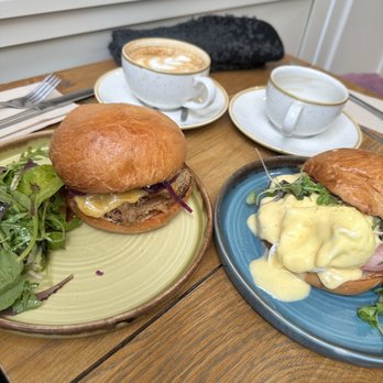 Inform Café - Hokkaido bun with pulled pork, Hokkaido bun ham Benedict. - Cafes Near Me - Paris Inform Café - Hokkaido bun with pulled pork, Hokkaido bun ham Benedict. - Cafes Near Me - Paris