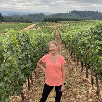 Black Walnut Inn & Vineyard - Vinyard - Bed & Breakfast Near Me - Dundee, Oregon