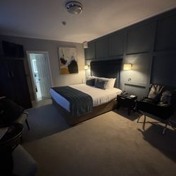 Sandymount Hotel - Bedroom