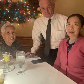 Chadwick's - My mom, Brian (waiter) and my Sister - American Near Me - Brooklyn, New York