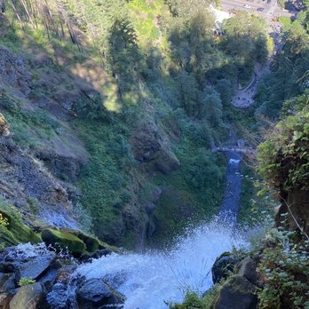 Wahkeena Falls Loop Trail - View of Multnomah falls from top - Hiking Near Me - Troutdale, Oregon Wahkeena Falls Loop Trail - View of Multnomah falls from top - Hiking Near Me - Troutdale, Oregon
