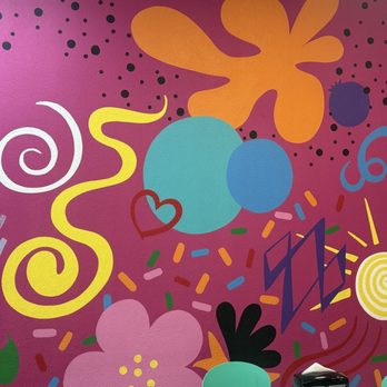 Lizzie's Rolled Ice Cream - Bright cheerful interior. - Ice Cream & Frozen Yogurt Near Me - Weatherford, Texas