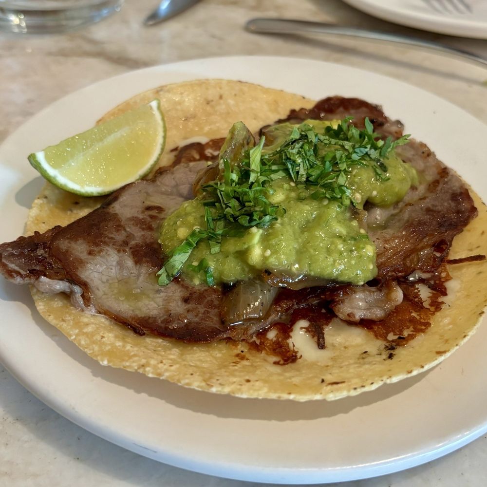 Este - Cachetada taco - Seafood Near Me - Austin, Texas