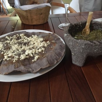 Casa Oaxaca - Botana tostada de queso - Oaxacan Near Me - Oaxaca, OAX