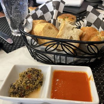 Carbonara - Complimentary bread and dips - Italian Near Me - Arlington, Virginia