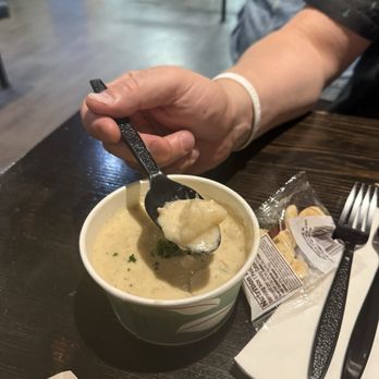 Pacific Beach Fish Shop - Clam chowder - Seafood Near Me - San Diego, California