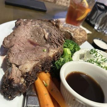 Harris Ranch Resort - His meal - American Near Me - Coalinga, California Harris Ranch Resort - His meal - American Near Me - Coalinga, California