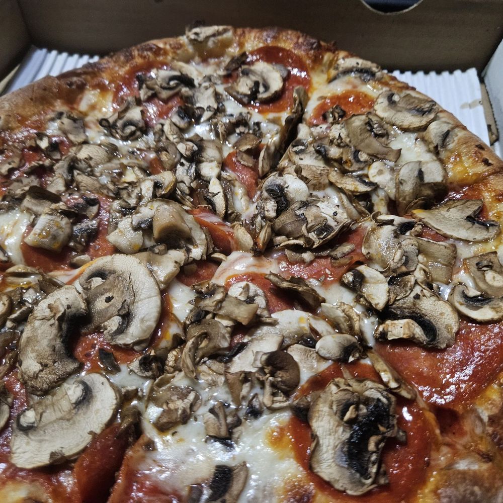 El Monte Pizza Co - Pepperoni and mushroom - Pizza Near Me - El Monte, California El Monte Pizza Co - Pepperoni and mushroom - Pizza Near Me - El Monte, California