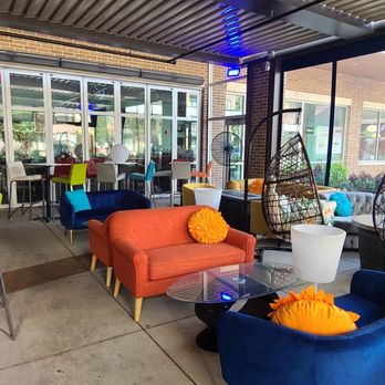 FIZZ - Outside Patio Seating - Lounges Near Me - Plano, Texas