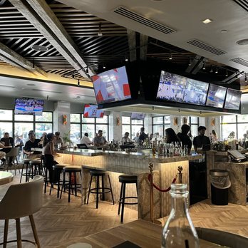 Moxies - Interior bar area - Lounges Near Me - Miami, Florida Moxies - Interior bar area - Lounges Near Me - Miami, Florida