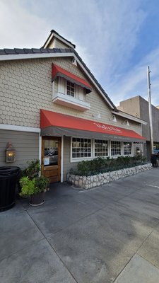 Hof's Hut Restaurant & Bakery by null