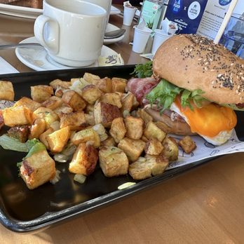 Cochon Dingue - Breakfast & Brunch Near Me - Quebec City, Quebec