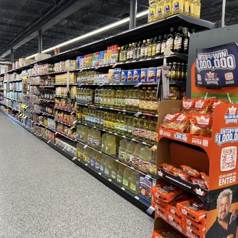 Bourg Supermarket - Spacious aisle - Grocery Near Me - Bourg, Louisiana