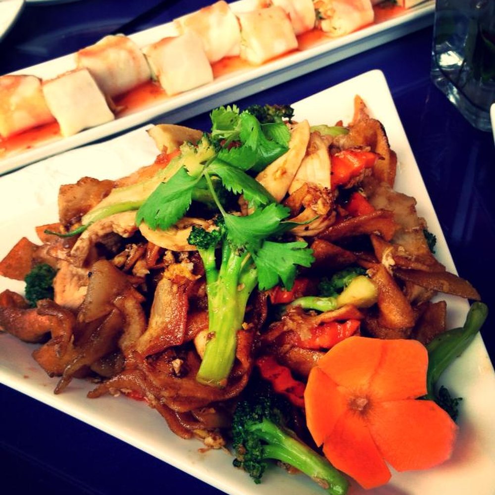 Bree Thai Restaurant - Crispy Pad Si Ew - Thai Near Me - Chicago, Illinois Bree Thai Restaurant - Crispy Pad Si Ew - Thai Near Me - Chicago, Illinois