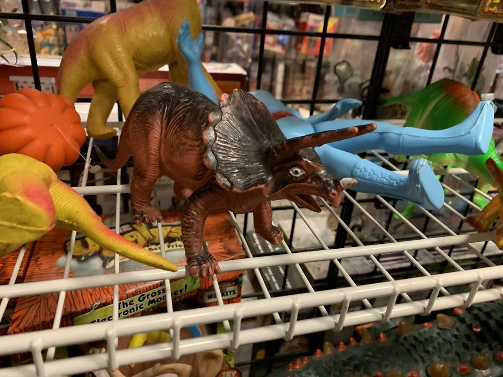 ETERNIA DREAMS TOYS AND COLLECTIBLES Updated September 2024 400 N