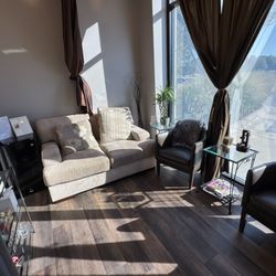 Sveta's Skin & Body Therapy - The waiting room has plenty of sun and comfortable chairs.