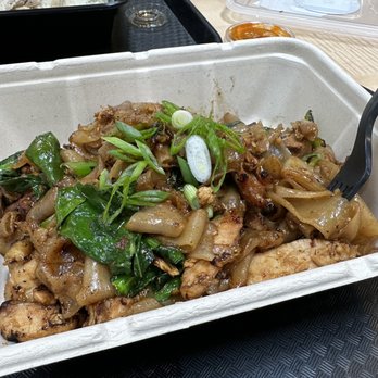 Kra-Pow Thai Eatery - padseeeew grilled chicken - Thai Near Me - Stanton, California Kra-Pow Thai Eatery - padseeeew grilled chicken - Thai Near Me - Stanton, California