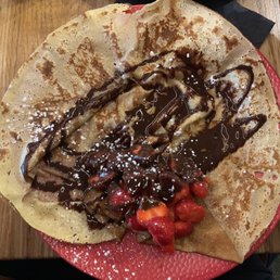 Chocolate house made and strawberry crepé Chocolate house made and strawberry crepé