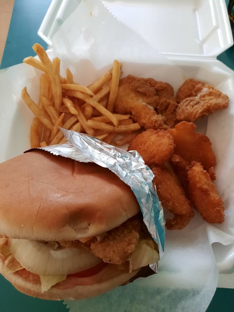 HOLIDAY SHORES KOUNTRY STORE AND RESTAURANT 6767 Warren Chapel Rd