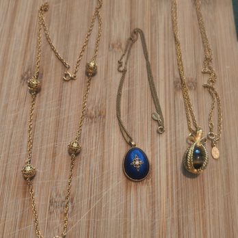 Howard's Jewelry Center - I have some jewelry I wanted to sell but idk if real or not so kinda needed some help pls. - Pawn Shops Near Me - Mentor, Ohio Howard's Jewelry Center - I have some jewelry I wanted to sell but idk if real or not so kinda needed some help pls. - Pawn Shops Near Me - Mentor, Ohio
