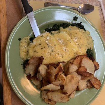 Harriet's Kitchen - Eggs Florentine - Breakfast & Brunch Near Me - Cranston, Rhode Island Harriet's Kitchen - Eggs Florentine - Breakfast & Brunch Near Me - Cranston, Rhode Island