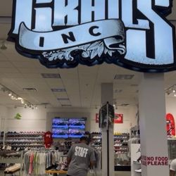 Grails - Shoe store, resell sneakers, resell urban street wear, fashion accessories.