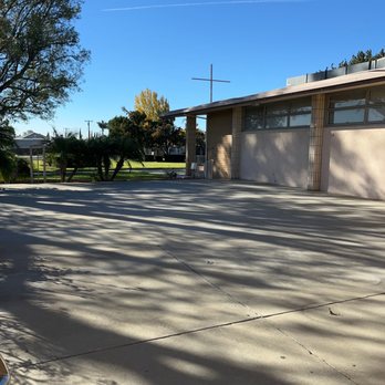 St Thomas More Church - Courtyard - Churches Near Me - Rialto, California St Thomas More Church - Courtyard - Churches Near Me - Rialto, California