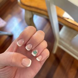 Juli Nail Spa - French uv gel with French tips and a single design!