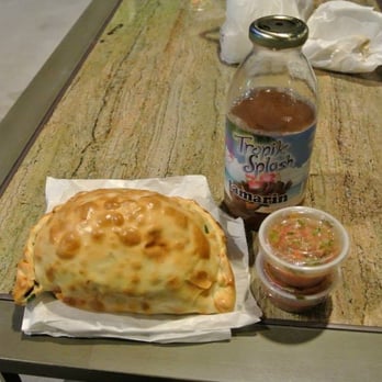 Jumbo Empanadas - Veggie empanadas, tamarind juice, and spicy salsa - Latin American Near Me - Toronto, Ontario Jumbo Empanadas - Veggie empanadas, tamarind juice, and spicy salsa - Latin American Near Me - Toronto, Ontario