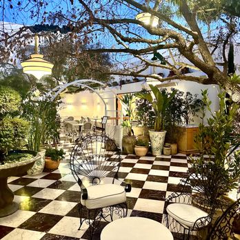 Short Stories Hotel - Charming and inviting courtyard. - Hotels Near Me - Los Angeles, California Short Stories Hotel - Charming and inviting courtyard. - Hotels Near Me - Los Angeles, California