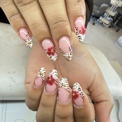 Demure Nails & Spa