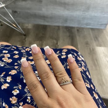 Acryliq Nails - Nail Salons Near Me - Canoga Park, California