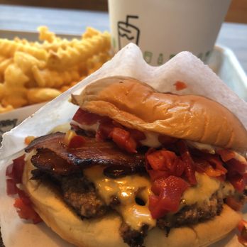 Shake Shack South Beach Miami - SmokeShack - Burgers Near Me - Miami, Florida Shake Shack South Beach Miami - SmokeShack - Burgers Near Me - Miami, Florida