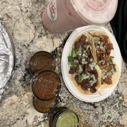 El Rey Taco Grill - Riverside - Tacos! Y Agua de fresas con leche.
