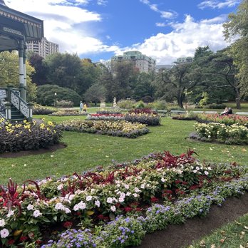 Halifax Public Gardens - Botanical Gardens Near Me - Halifax, Nova Scotia