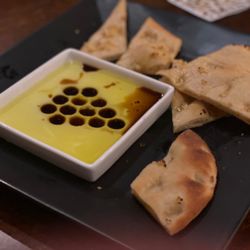 The Vine at 119 - Garlic bread with balsamic and oil