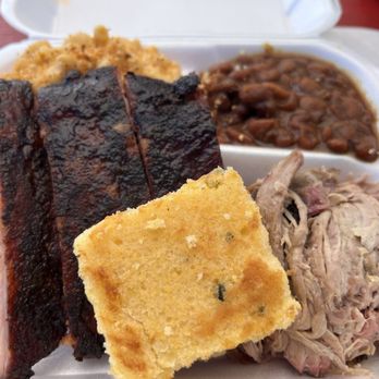 Mike's BBQ 101 - ribs, cornbreads, and beans - Food Trucks Near Me - Key Largo, Florida Mike's BBQ 101 - ribs, cornbreads, and beans - Food Trucks Near Me - Key Largo, Florida