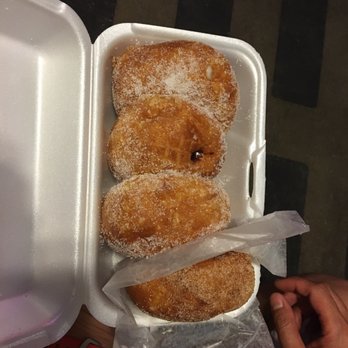 Leonard's Bakery - Malasadas. Sooooo yummy - Bakeries Near Me - Honolulu, Hawaii Leonard's Bakery - Malasadas. Sooooo yummy - Bakeries Near Me - Honolulu, Hawaii