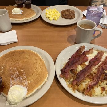 Clarkies Diner - Pancakes, bacon, sausage patty, eggs, fresh coffee - Sandwiches Near Me - Yucaipa, California