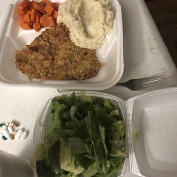 The Sugar Mill - The salad  no tomatoes or even a purple onion slice! - Breakfast & Brunch Near Me - Bakersfield, California