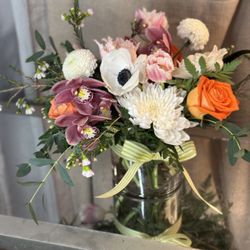 Heritage Floral Shoppe & Flower Delivery - Heritage signature cylinder vase design