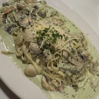 Bravo Restaurant - Pesto Linguine With Shrimp And Scallops - Italian Near Me - Aiea, Hawaii Bravo Restaurant - Pesto Linguine With Shrimp And Scallops - Italian Near Me - Aiea, Hawaii