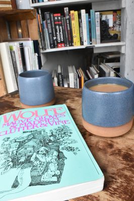 Molasses Books by null