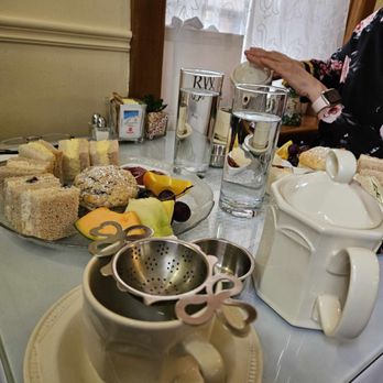 Tea Room - tea - buckingham palace and tea room medley - Tea Rooms Near Me - Mississauga, Ontario