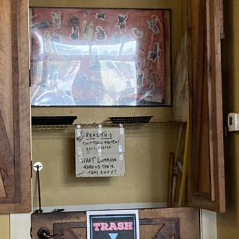 Bluffton BBQ - a tv mounted on the wall - Barbeque Near Me - Bluffton, South Carolina