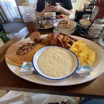 Beach Mountain Diner - The Ultimate breakfast - Breakfast & Brunch Near Me - Waynesville, North Carolina Beach Mountain Diner - The Ultimate breakfast - Breakfast & Brunch Near Me - Waynesville, North Carolina