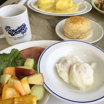 Blueberry Muffin - Now THAT'S breakfast!!!!!! - Breakfast & Brunch Near Me - Indialantic, Florida