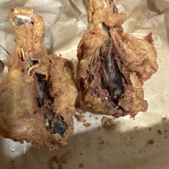 Vons Chicken - The underside of the chicken; old, extremely dry and inedible! Do better! - Chicken Wings Near Me - Concord, California