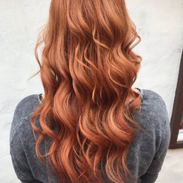 Strawberry blonde transformation with extensions by Melanie Gustason Strawberry blonde transformation with extensions by Melanie Gustason